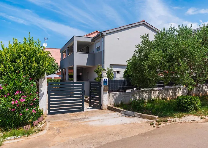 Apartments Franica