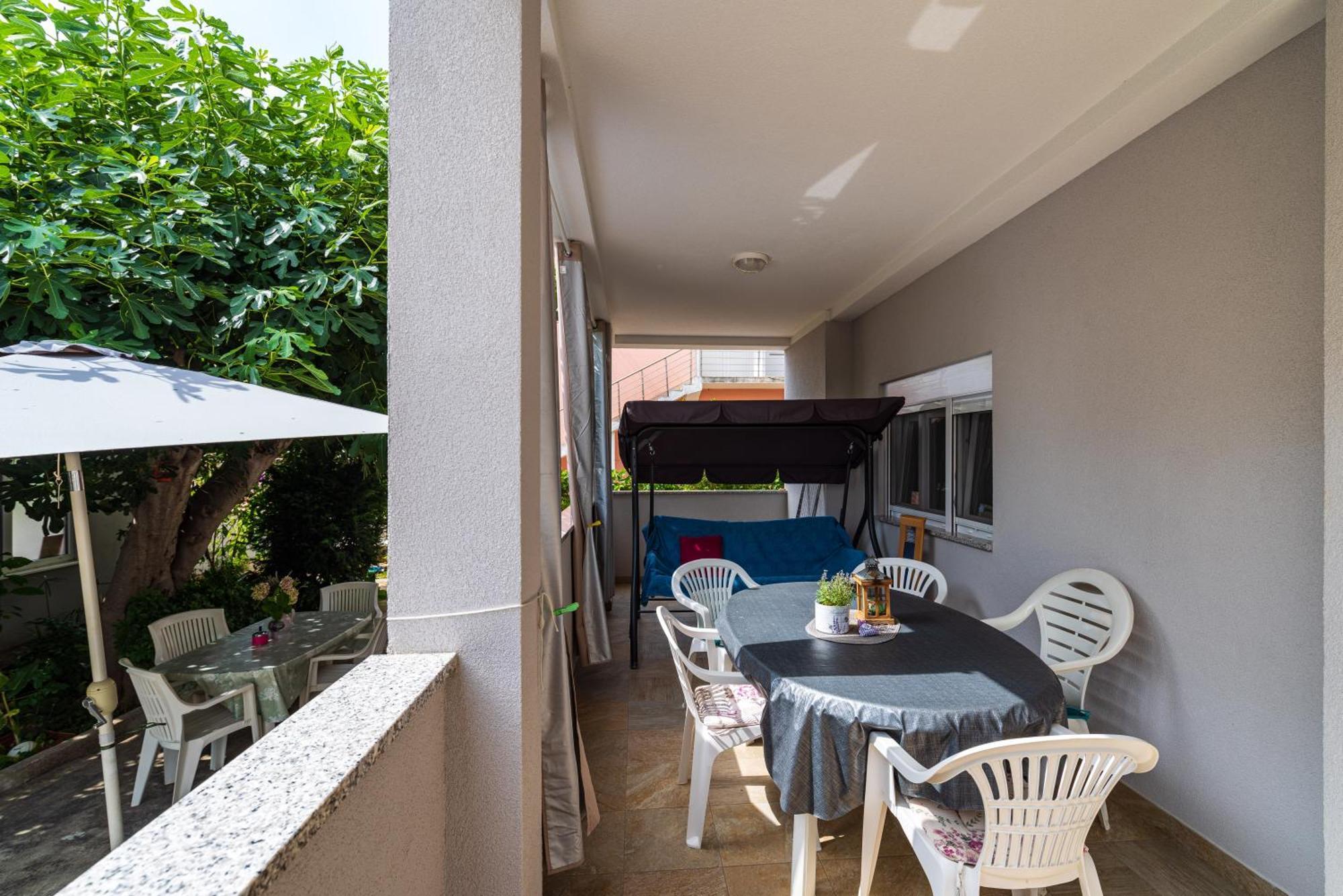 Franica Apartment *